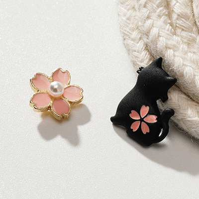 嫩粉櫻花小貓不對稱 無耳洞黏貼式耳環