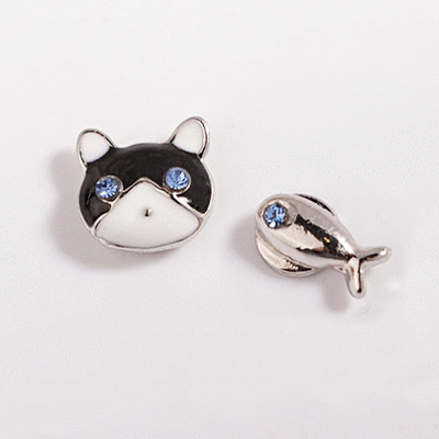貓與小魚不對稱 無耳洞黏貼式耳環
