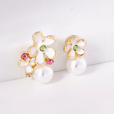 氣質珍珠花朵不對稱 無耳洞黏貼式耳環