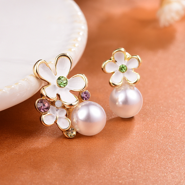 氣質珍珠花朵不對稱 無耳洞黏貼式耳環